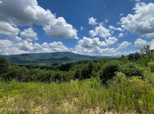 2861 Indigo Ln, Pigeon Forge, TN 37862