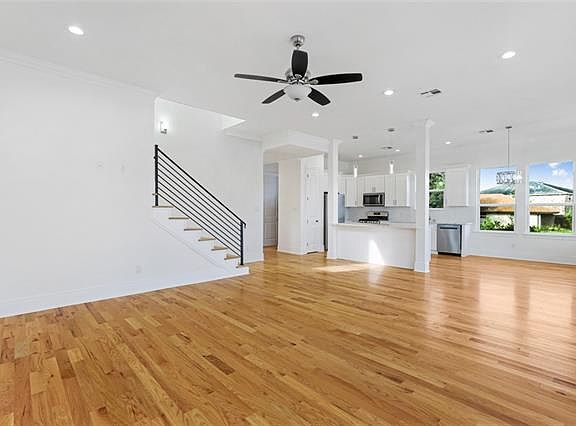 3rd image of 8413 Fairfax Dr
