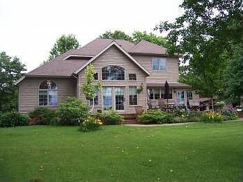 1st image of 936 Essex Ct
