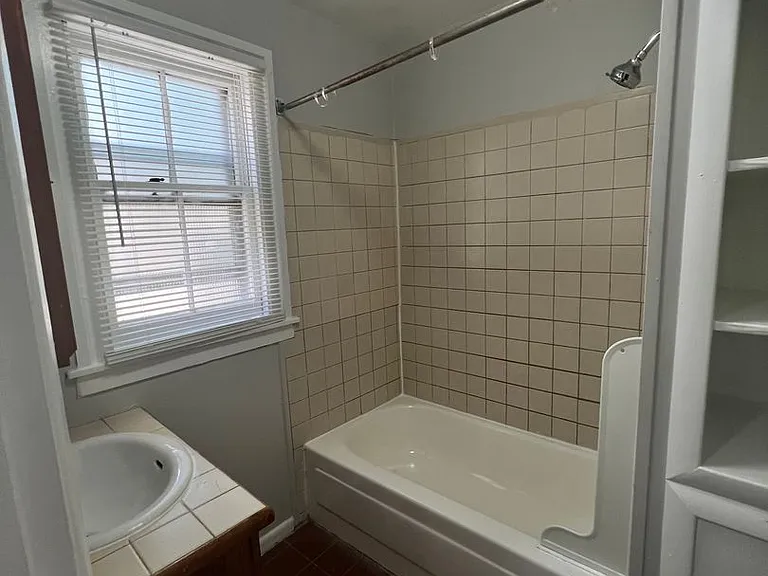 196 N Goodman St — Photo 35