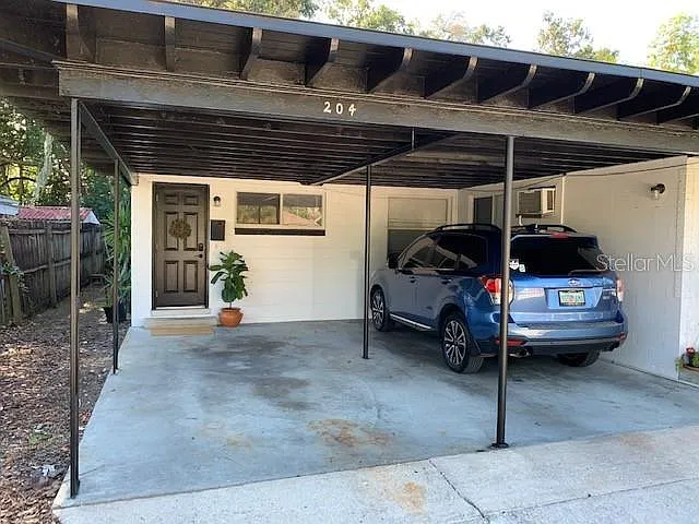 2 bed, 1.0 bath, 900 sqft, $1,695 — Photo 2