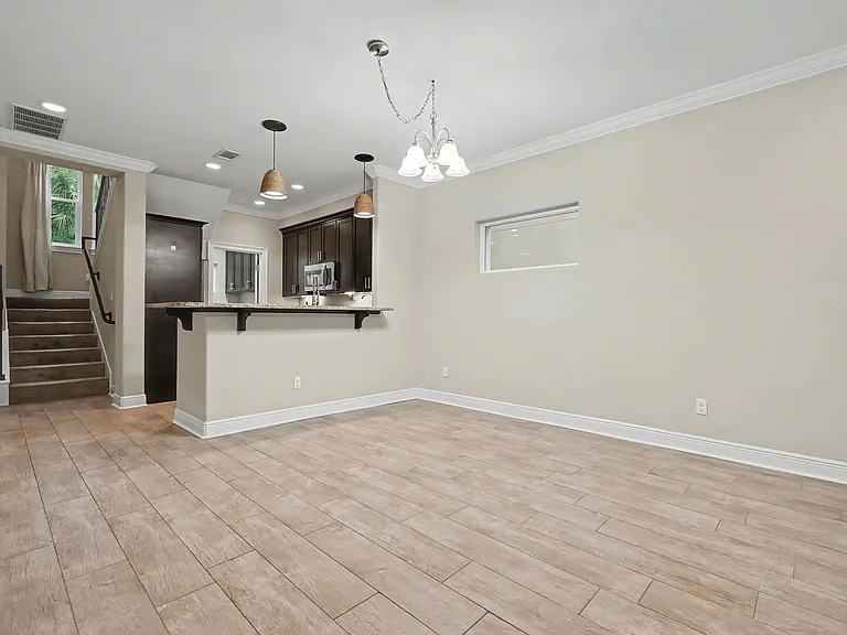 490 Soundview Ct — Photo 16