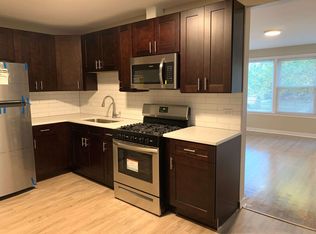 4915 Hull St #2E, Skokie, IL 60077