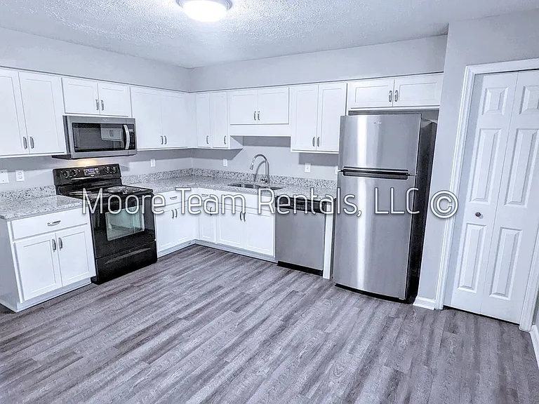 2168 Howard Gap Rd #10 — Photo 4