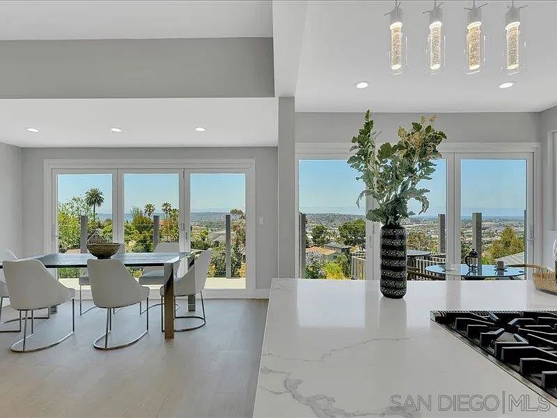 1st image of 2339 Crescent Dr