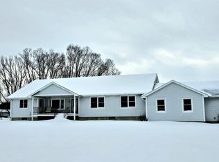 90 Flanders Rd, Charlotte, MI 48813