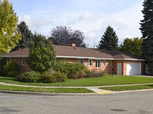 1222 Prairie Dr, Bismarck, ND 58501