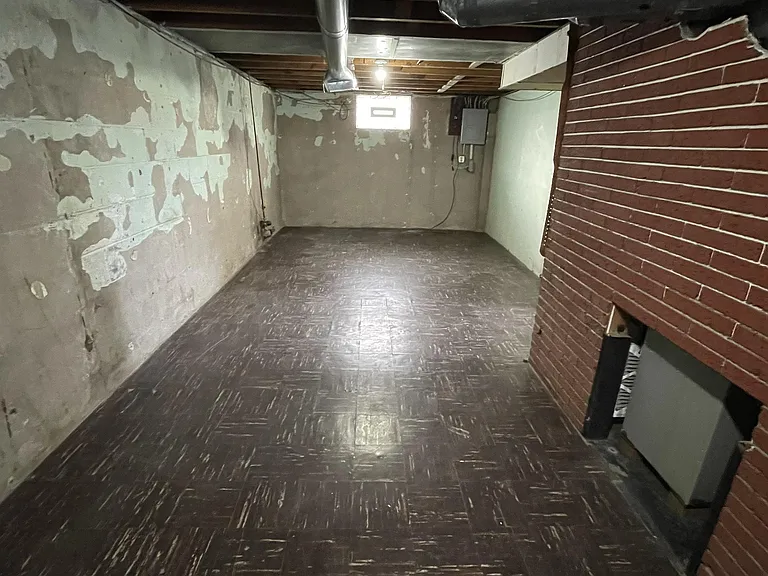 402 Brewer Ave — Photo 12