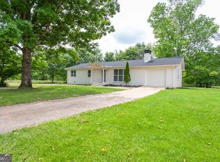 1073 W E King Rd, Commerce, GA 30530