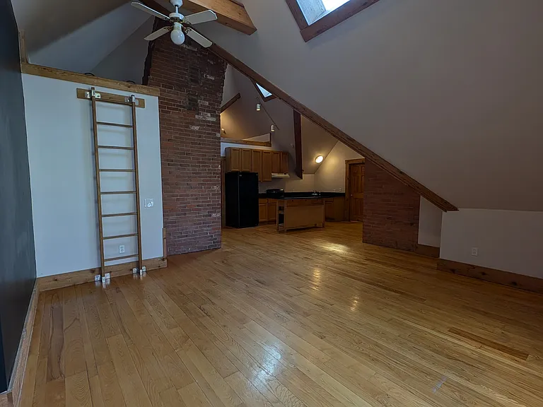 541 University Ave #5 — Photo 22
