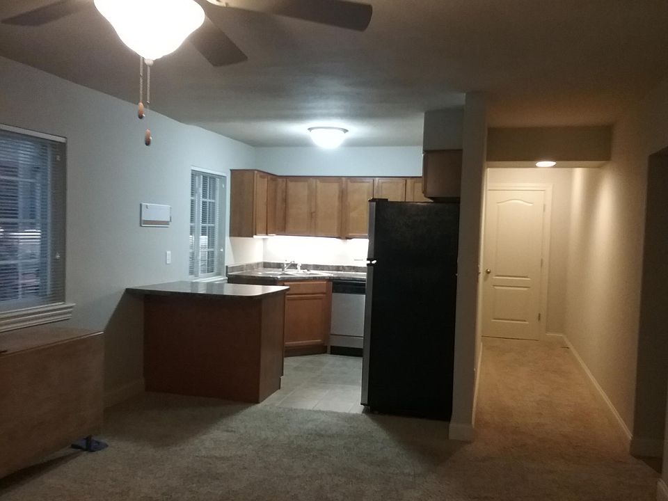 2nd image of 210 Grandview Ct