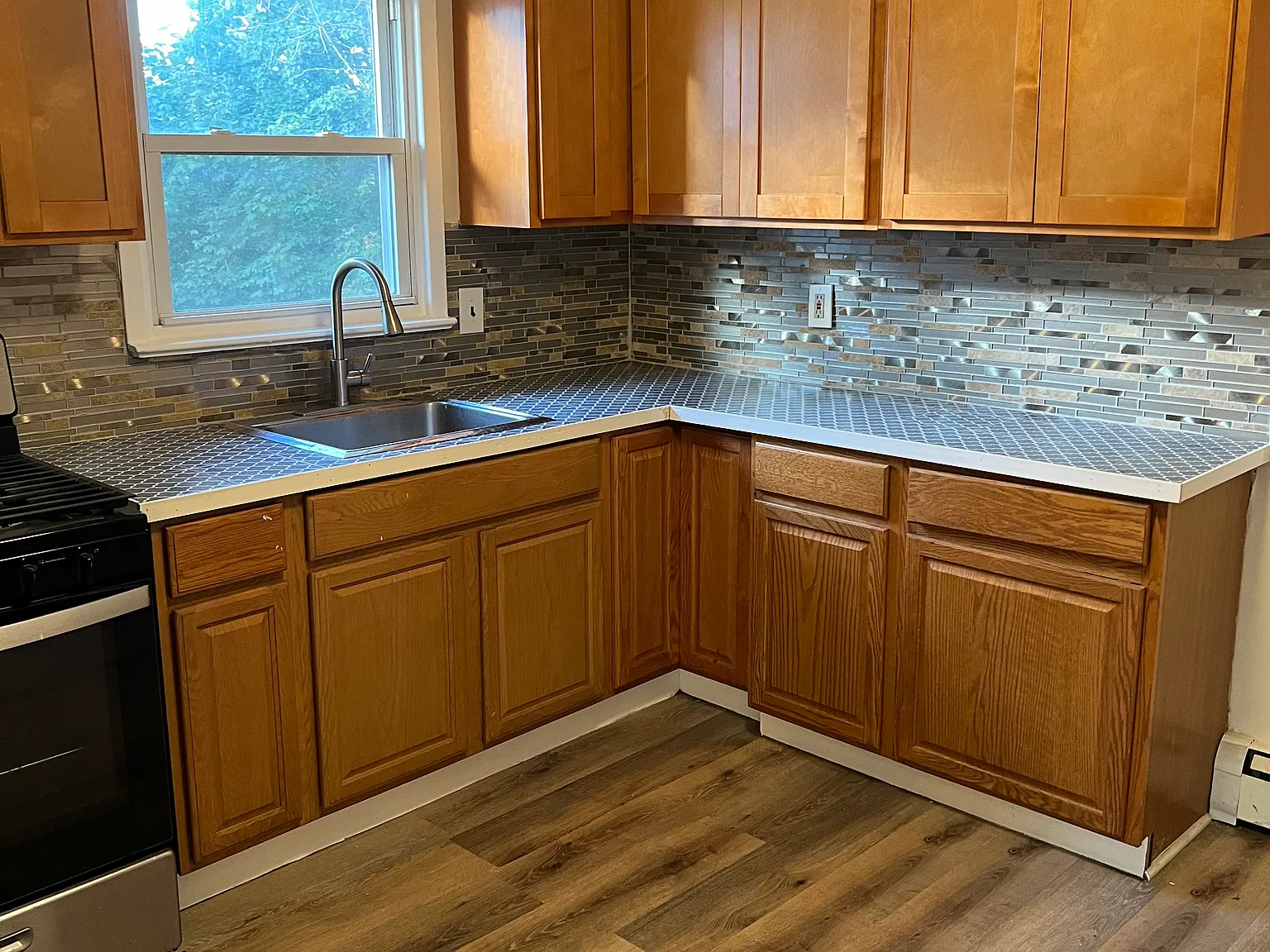 2 bed, 11111 sqft, $2,200 — Photo 2