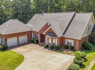 915 Clifftview Rd, Bolivar, TN 38008