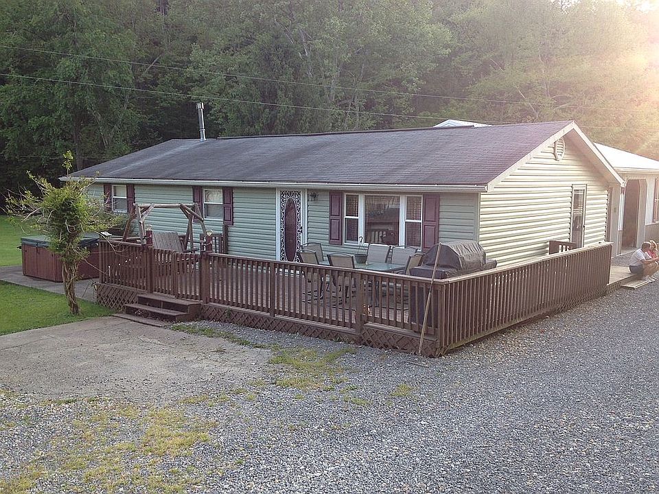 Front view of home. 