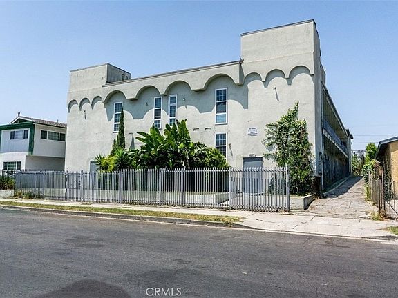 3rd image of 1683 S Longwood Ave