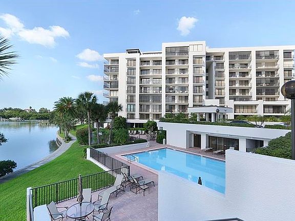 3rd image of 8 Belleview Blvd APT 502