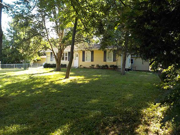 2nd image of 2008 Eastmoreland Ave