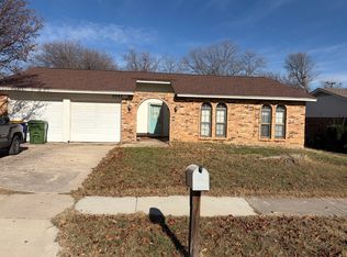 6045 Hillcrest Dr, Watauga, TX 76148