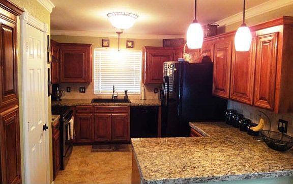 4th image of 609 Dogwood St