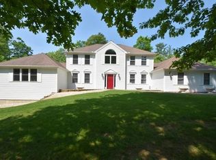 15 Old Hickory Rd, Tyngsboro, MA 01879