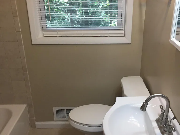 1443 Janmar Dr #MAIN UPSTAIRS — Photo 19
