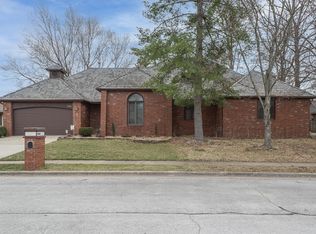 4652 S Stewart Ave, Springfield, MO 65804