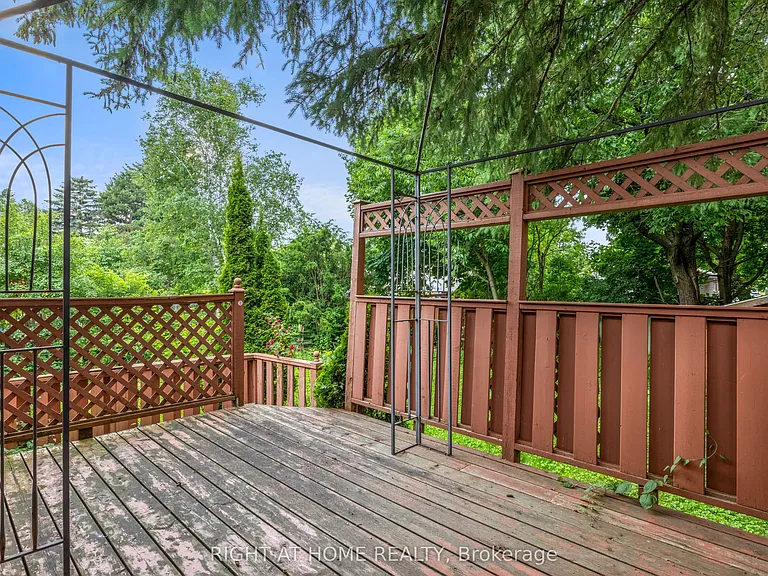 695 Glen Forrest Blvd #UPPER — Photo 20