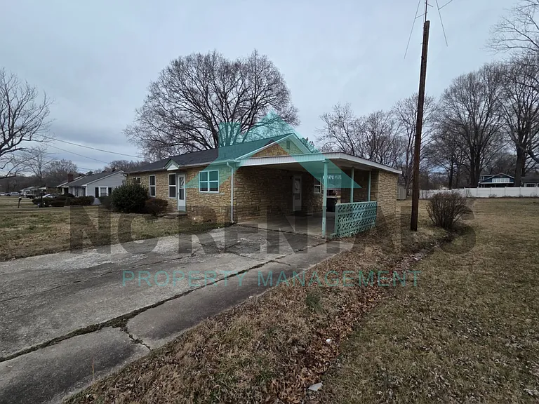 312 Walter Chambers St — Photo 2