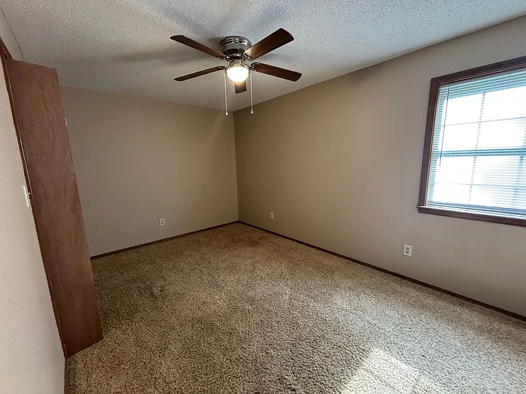 1419 N Pittsburg Ave — Photo 10