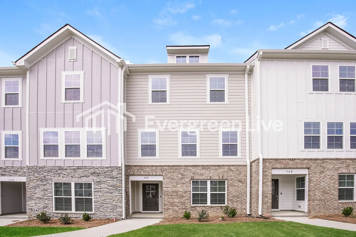 Building Photo - 562 Hodge Rd