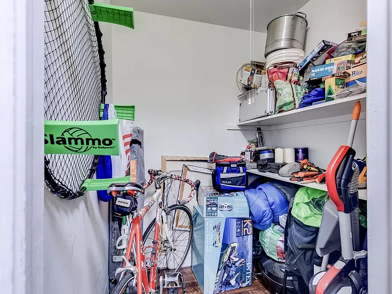 Second entryway closet, can store two full sized bikes