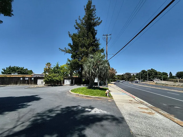 2827 Monument Blvd #24 — Photo 47