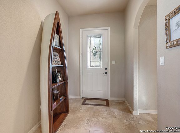 4th image of 939 Barbara Dr