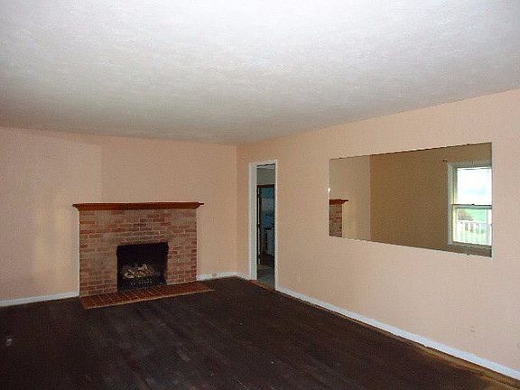 5th image of 1905 Westmoreland Dr
