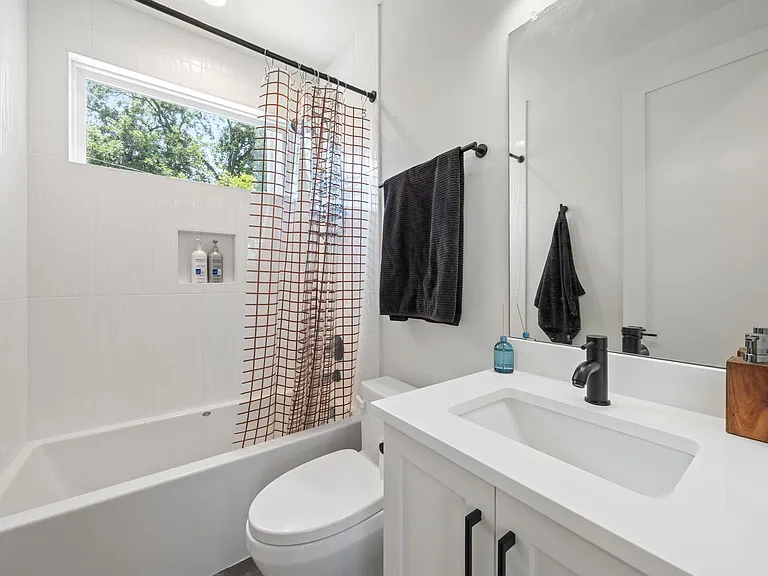 2609 Willow St #2 — Photo 24