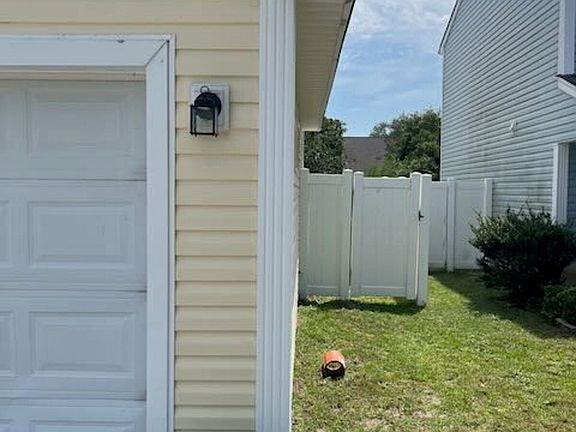 5th image of 877 Silvercrest Dr.