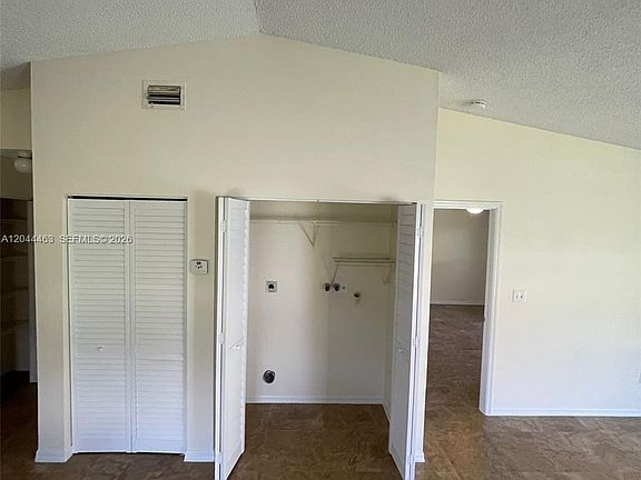 3rd image of 6031 SW 36th Ct