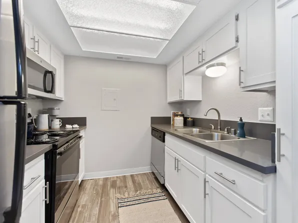 Hendrix Apartments - A 55+ Lifestyle Community