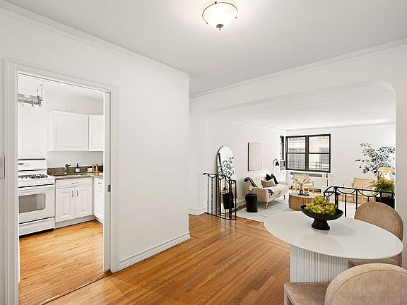 3rd image of 110 W 94th St APT 5E