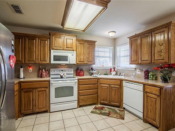 4th image of 1342 Tulane Dr