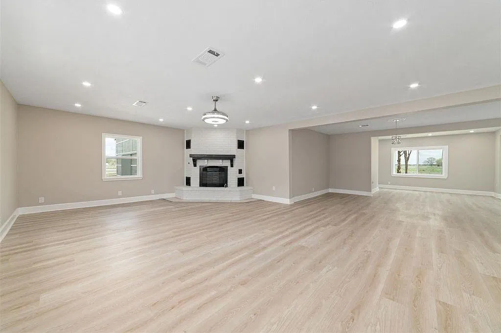 4 bed, 3.0 bath, 3798 sqft, $3,500 — Photo 3