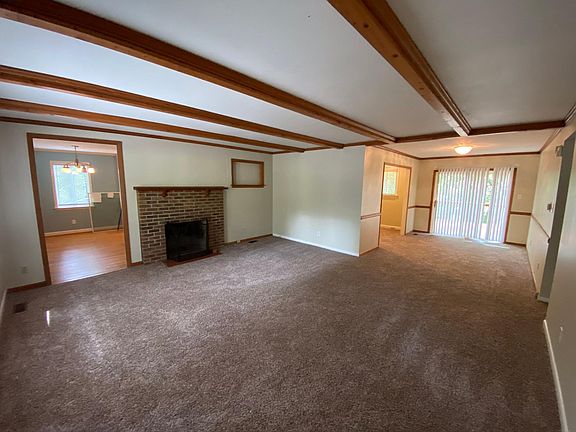 2nd image of 1405 N Overlook Dr
