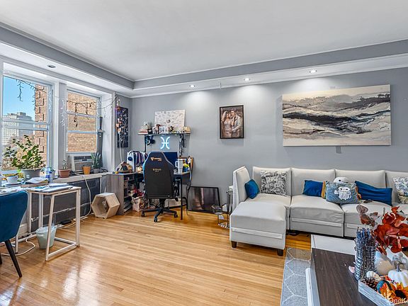 3rd image of 45 Kew Gardens Road #4A