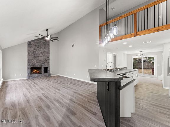 4th image of 8190 LOCH LOMOND Lane
