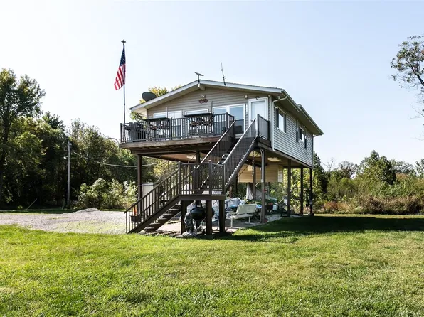 32 Sherwood Harbor Dr, Portage Des Sioux, MO 63373
