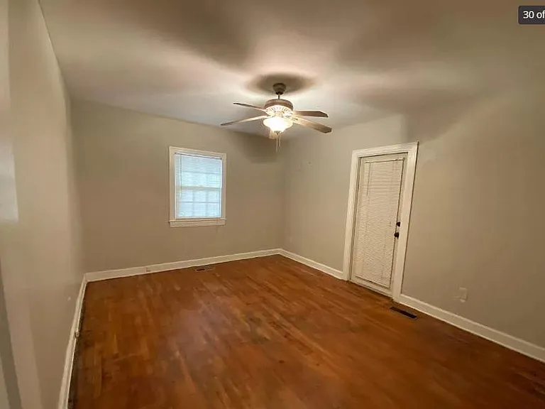 2419 S Greenwood Ave — Photo 31