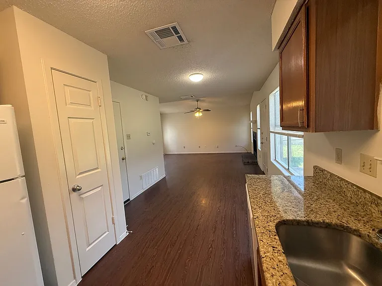 10609 Archdale Dr — Photo 3