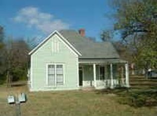 404 W Spruce St, Whitewright, TX 75491