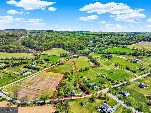 4th image of 84 Cider Mill Rd
