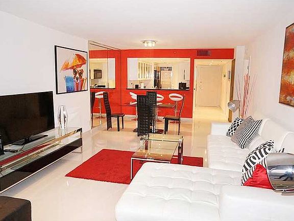 2nd image of 1717 N Bayshore Dr APT 2639